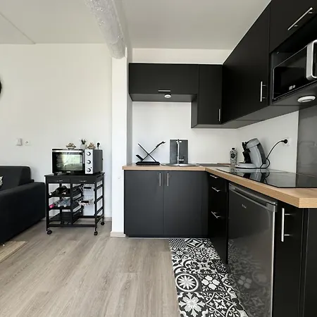 Сasa de vacaciones House In With Private Courtyard