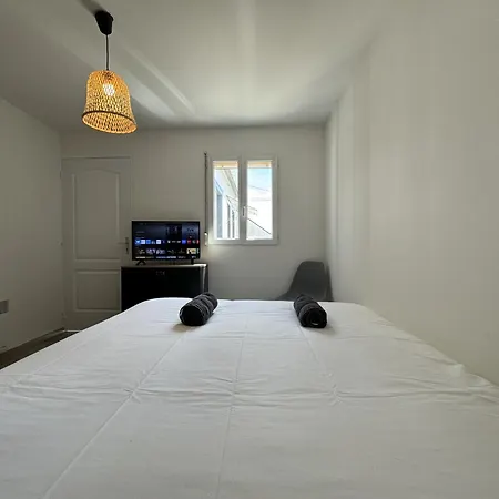 Сasa de vacaciones House In With Private Courtyard