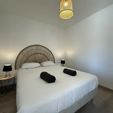 House In With Private Courtyard Сasa de vacaciones
